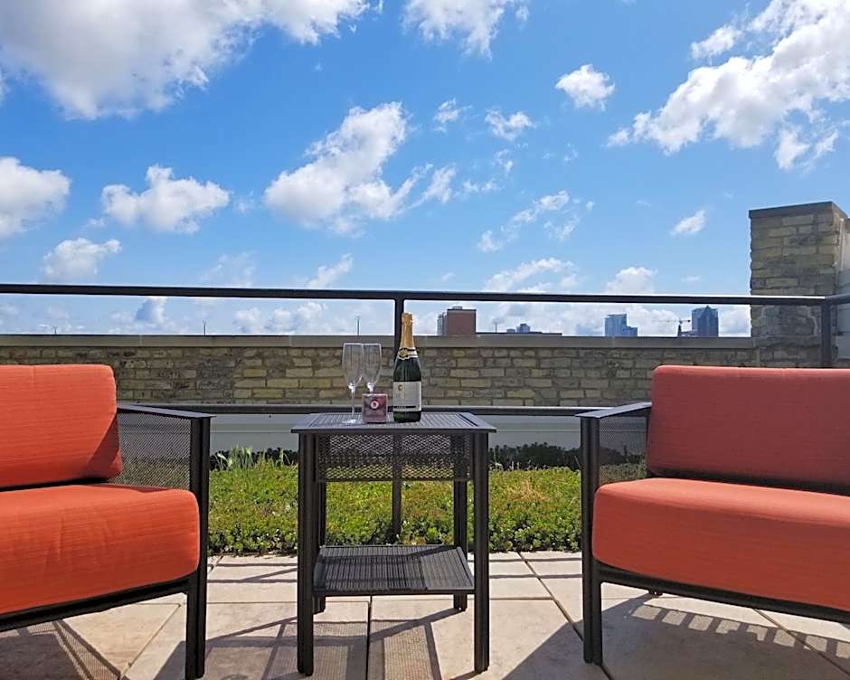 Brewhouse Inn And Suites