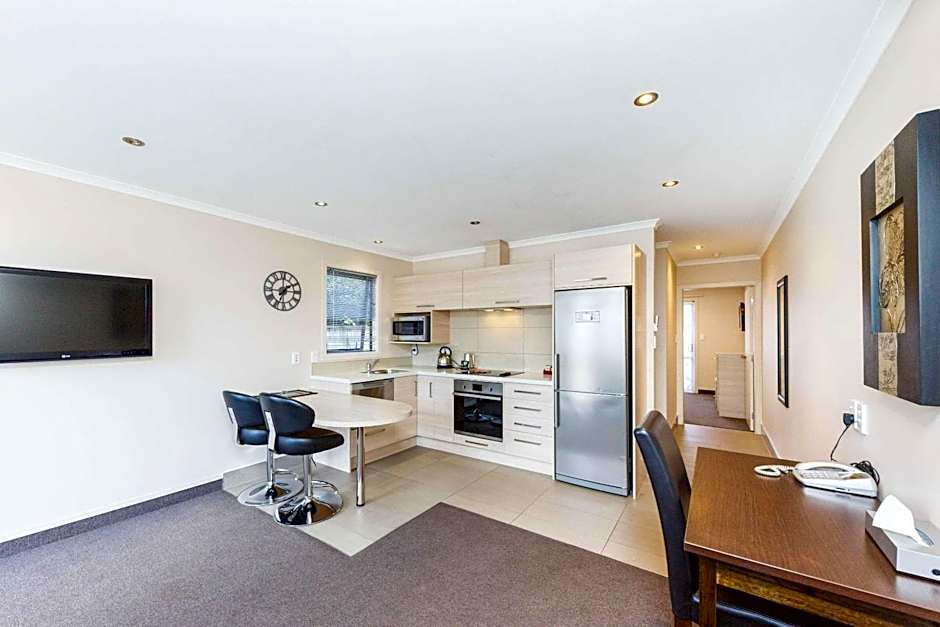 Kauri Court Motel and Apartments