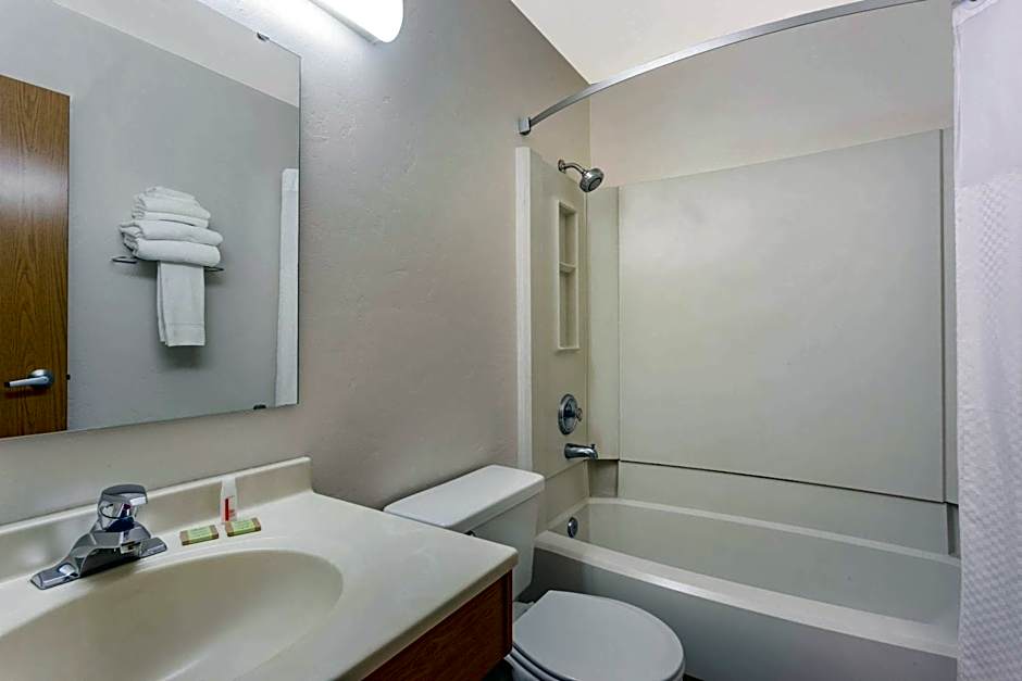 Super 8 by Wyndham Union Gap Yakima Area