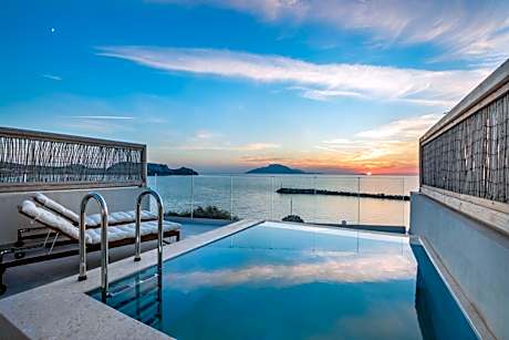 Almyra Boutique Suites with Private Pool -Finiki