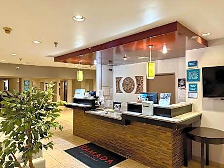Ramada by Wyndham Glendale Heights/Lombard