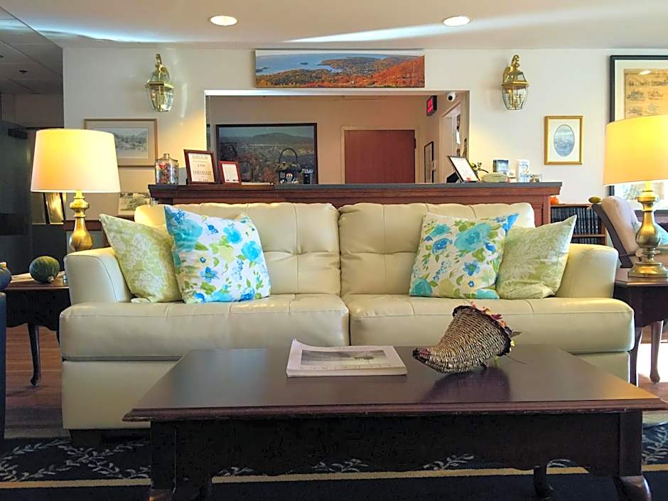 Camden Riverhouse Hotel and Inn