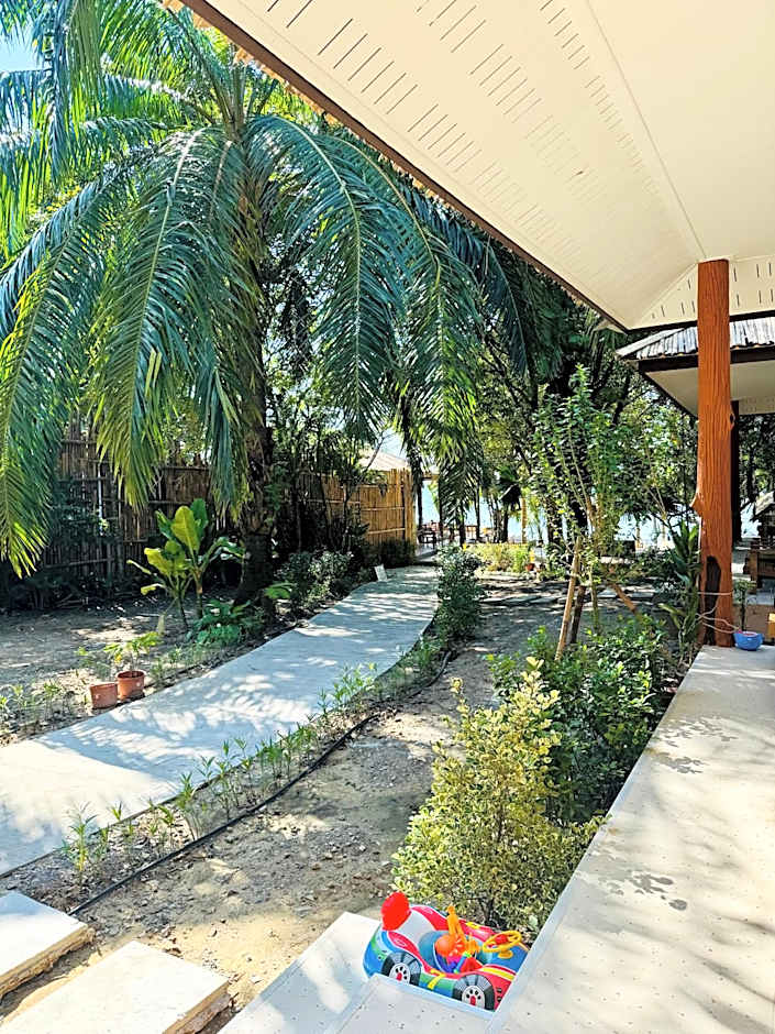 Sunny Cove Beach Resort Koh Phayam