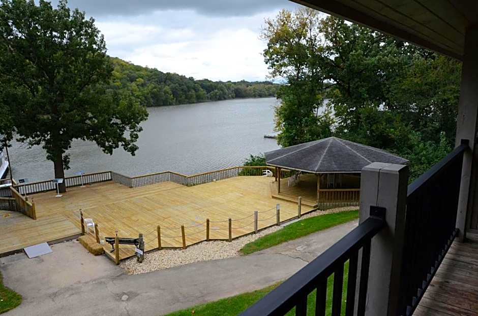Paddle Wheel Inn
