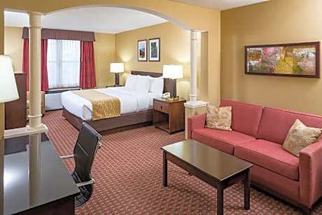 King Suite - Accessible/Non-Smoking