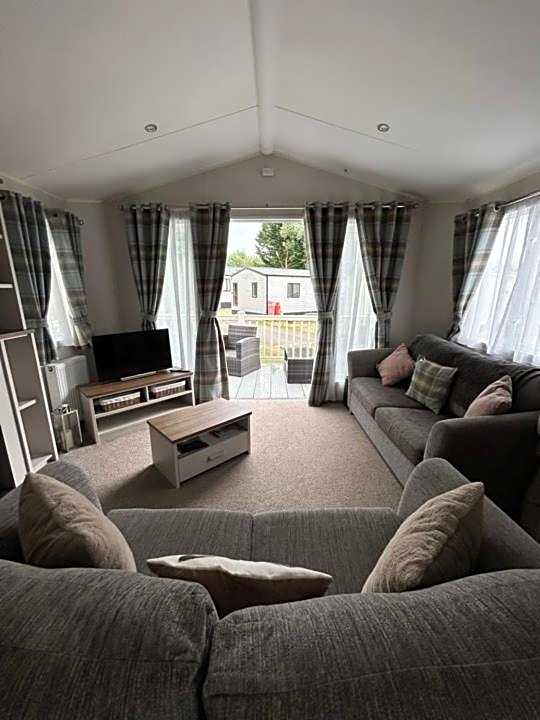 23 larch view luxury caravan tattershall lakes