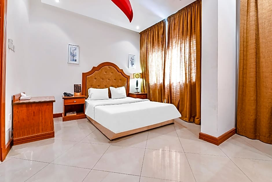 OYO 118 Revira Hotel