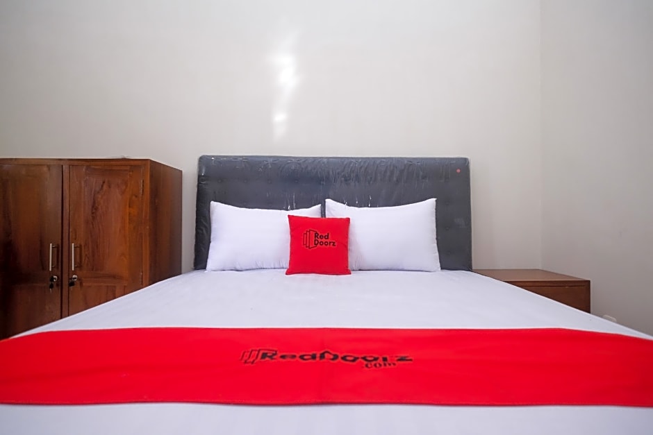 RedDoorz Syariah near Transmart Pabelan Solo