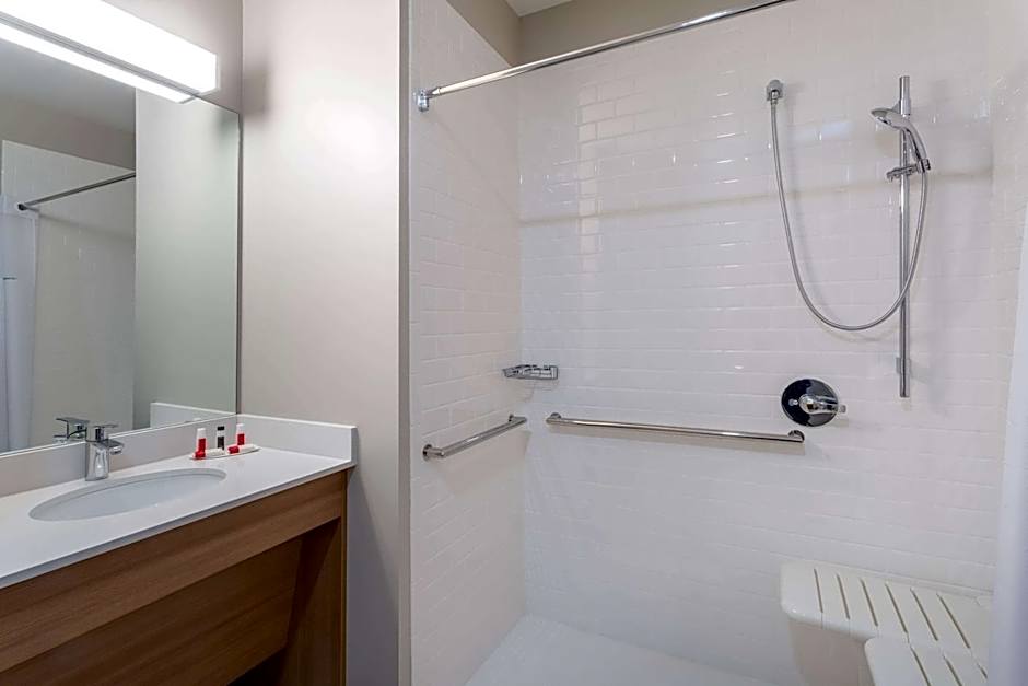 Photo 1 of 2 of 1 Queen Bed, Mobility Accessible