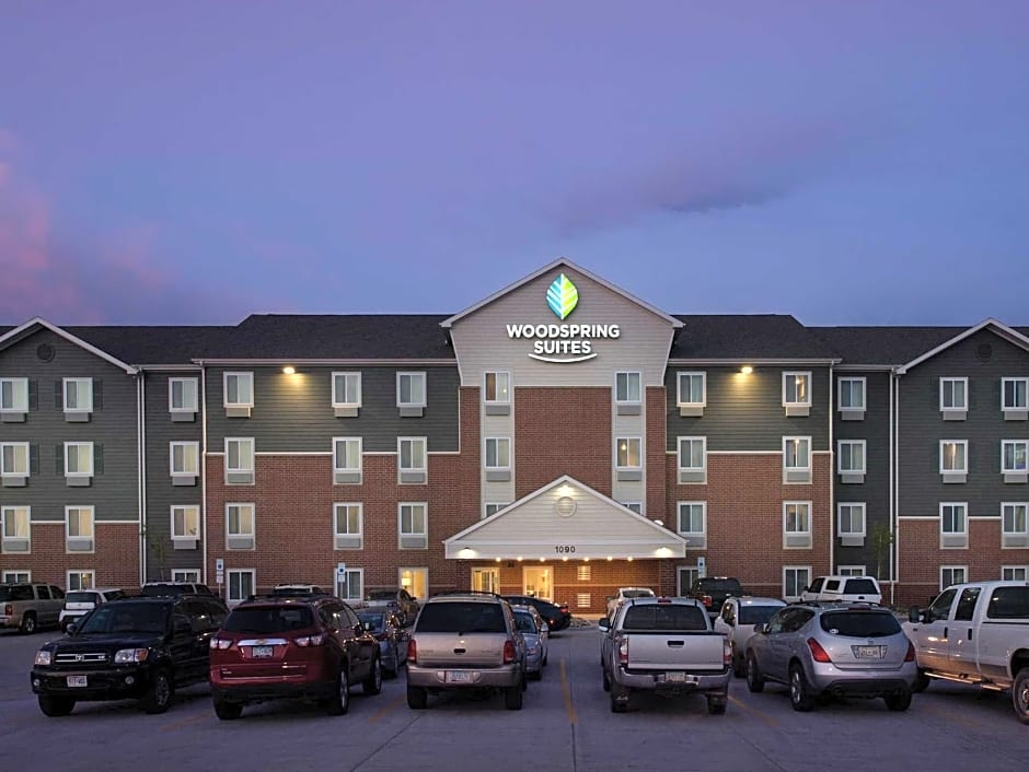 WoodSpring Suites Fargo North Near NDSU