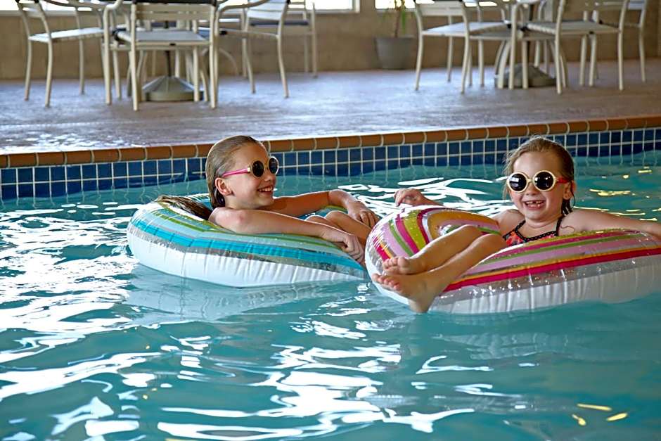 AmericInn by Wyndham Proctor Duluth Black Woods Conv Ctr