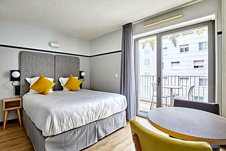 Standard Studio (2 Adults)