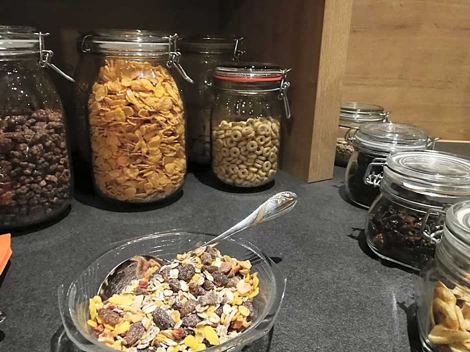 AKZENT Land-Hotel Zum Schwan, Garni WEILERSWIST-METTERNICH, 3 E-LADESTATIONEN, Nähe PHANTASIALAND, PALMENPARADIES Euskirchen