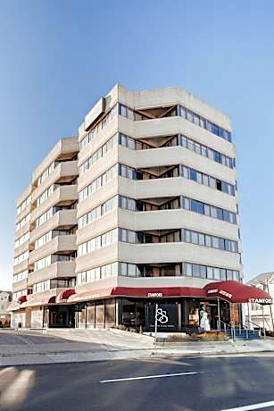Stamford Suites