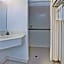 Days Inn & Suites by Wyndham Indianapolis Airport East