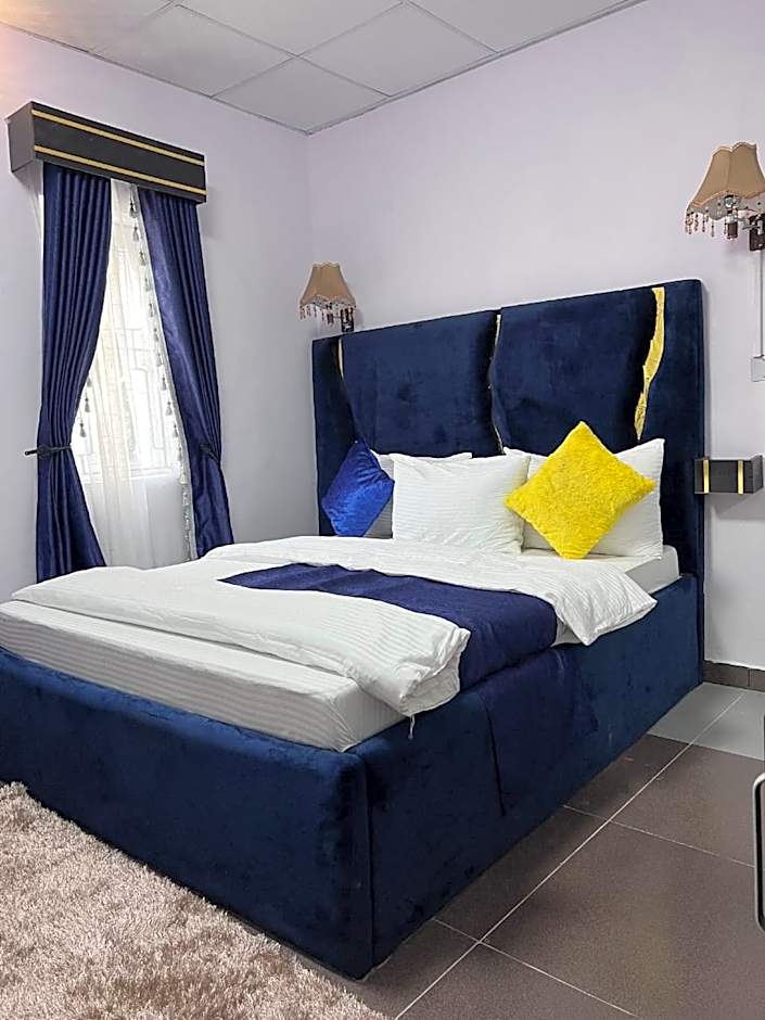 Glandov Suites and Apartment