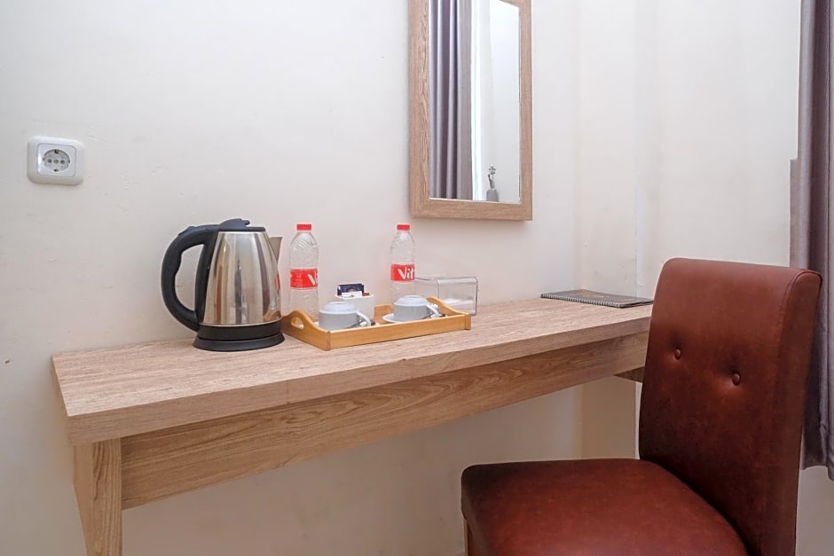 Urbanview Hotel DJ Inn Tegal