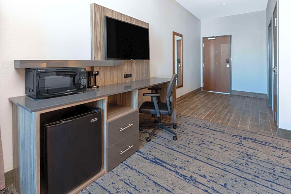  La Quinta Inn & Suites by Wyndham Dallas - Frisco Stadium