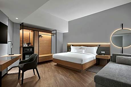 Prime Deluxe King Room with Sofa Bed