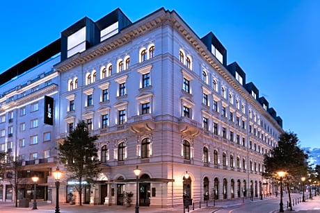 Dorothea Hotel, Budapest, Autograph Collection