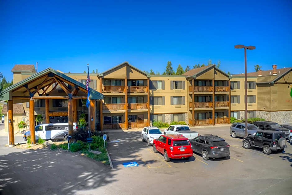The Pine Lodge on Whitefish River