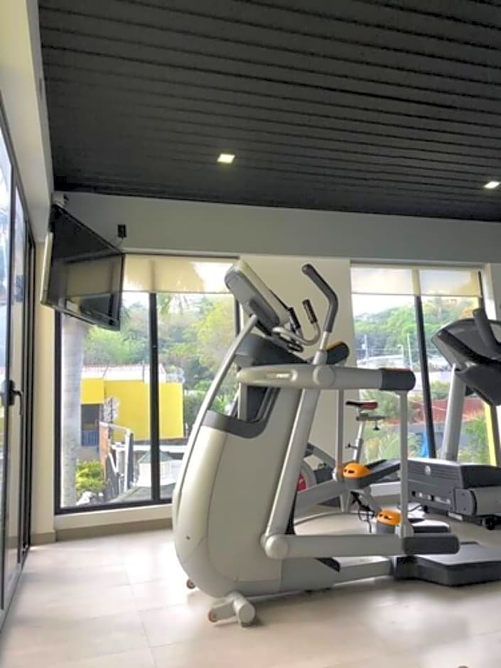 Beverly Hills: Hotel & Business