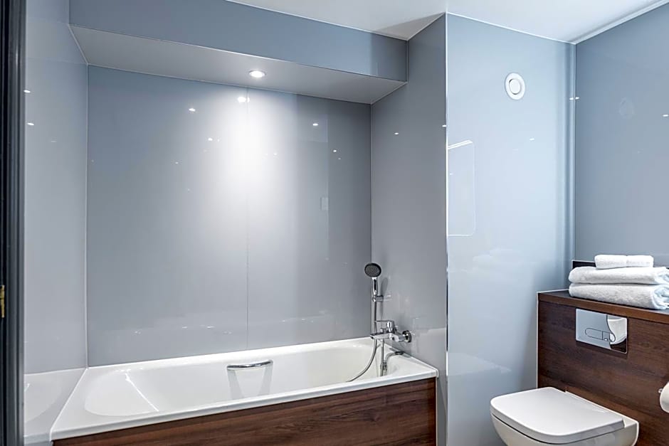 Village Hotel Chester St David's