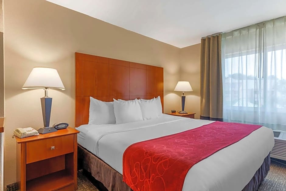 Comfort Suites Dallas Park Central