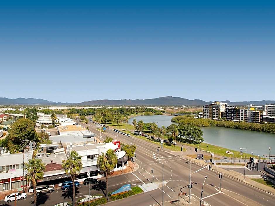 Oaks Townsville Gateway Suites