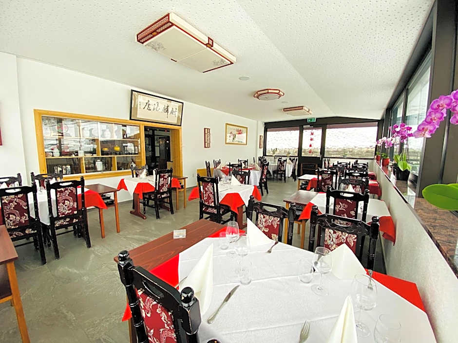 Qi-Lin Hotel Restaurant