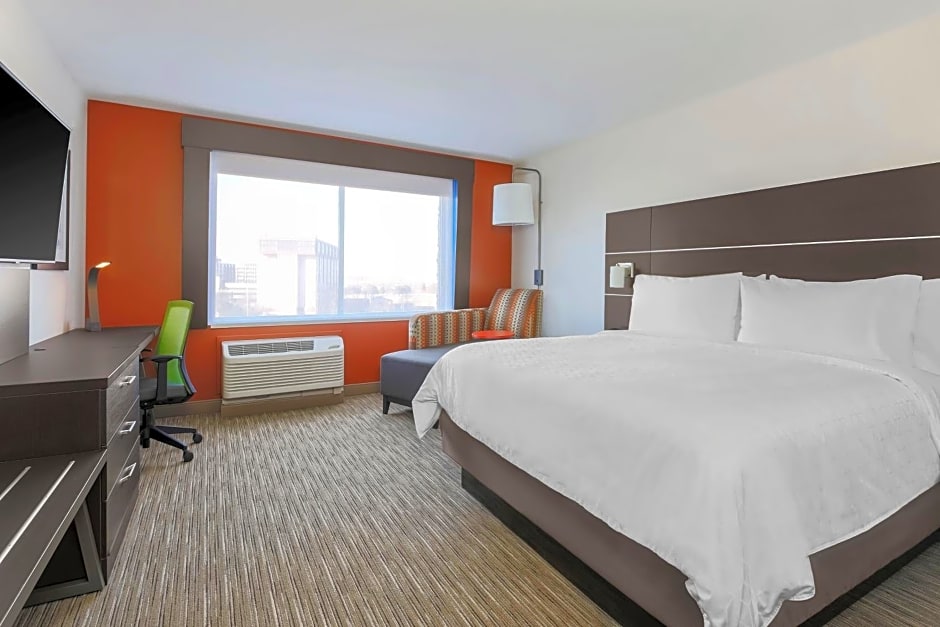 Holiday Inn Express & Suites Chicago OHare Airport, an IHG Hotel By IHG
