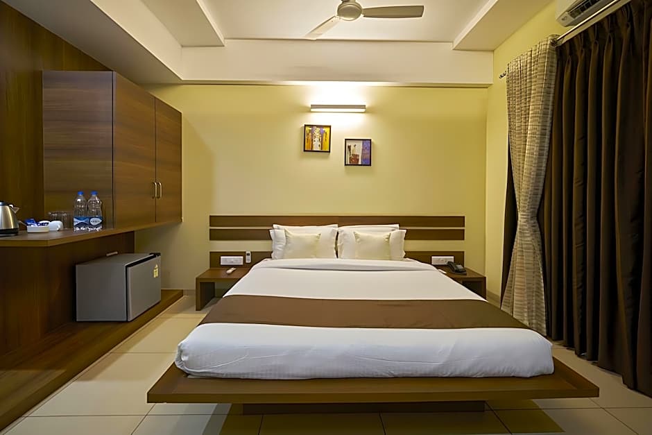 Hotel 3 Leaves