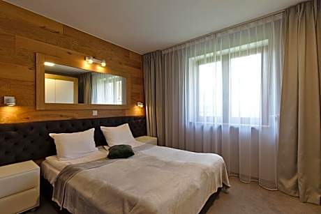 One-Bedroom Classic Apartment with Balcony or Terrace and air conditioning