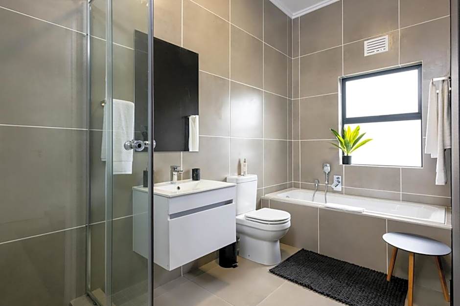 Upmarket Stunner in Ballito 360 with Inverter