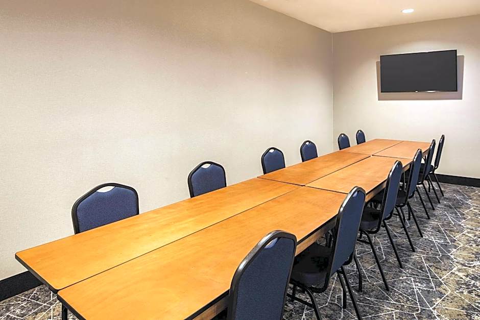 La Quinta Inn & Suites by Wyndham McDonough