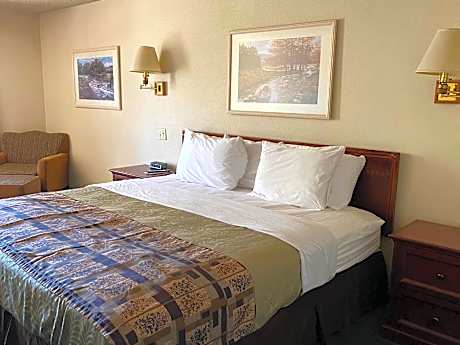 King Room - Non-Smoking