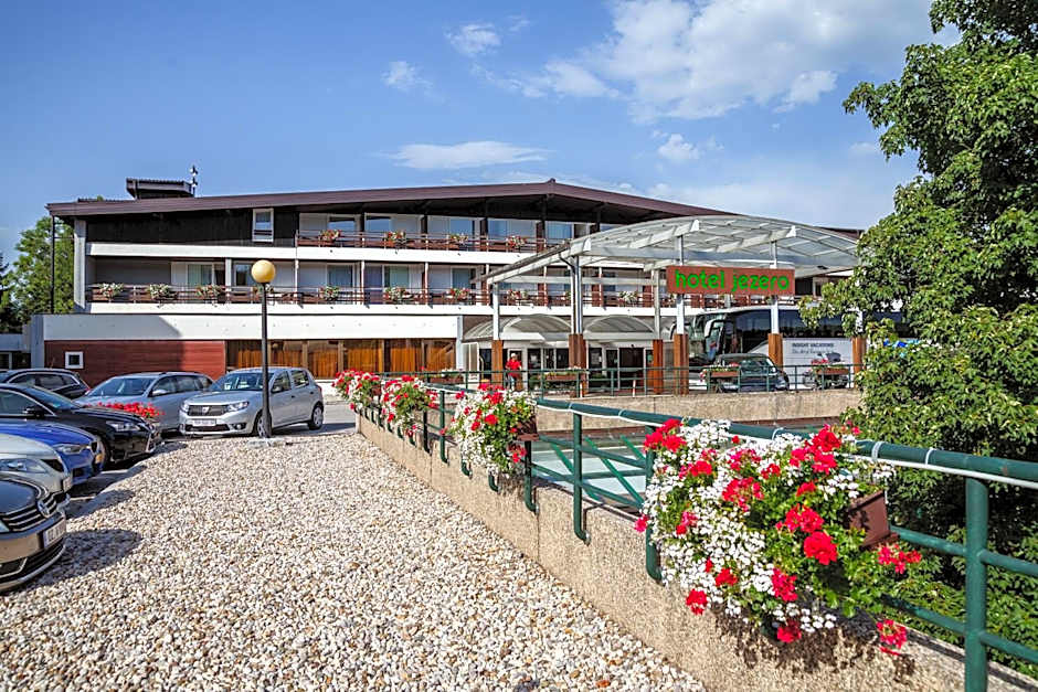 Hotel Jezero