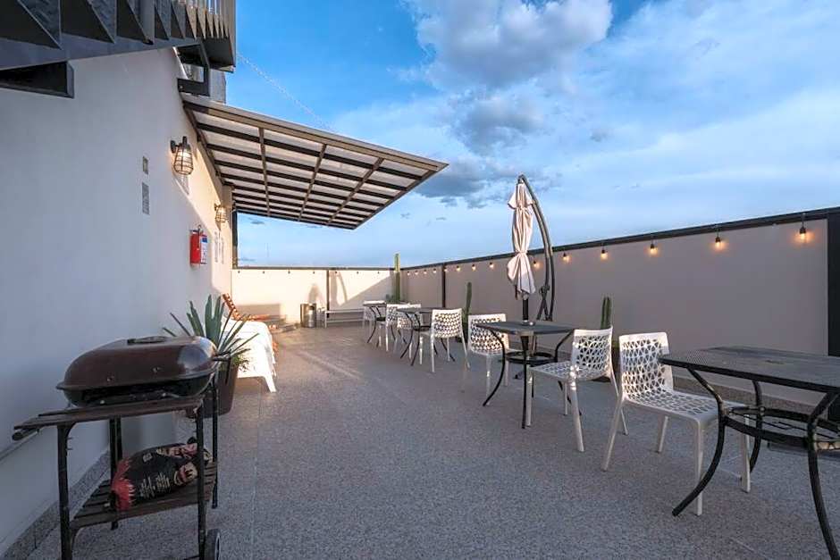 1PH Hidden gem in Centro Fits 10 private terrace