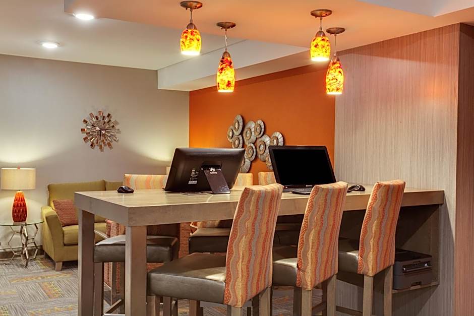 HOLIDAY INN EXPRESS & SUITES FREDERICTON By IHG