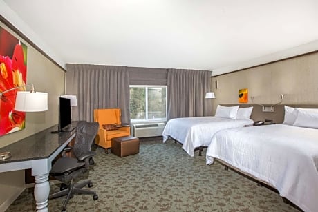 Queen Room with Two Queen Beds - Hearing Access