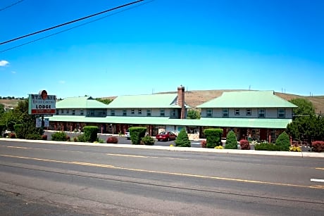 Rugged Country Lodge