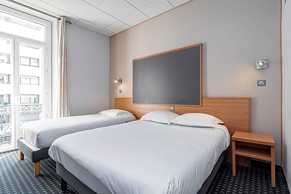 Modern Waikiki Hotel