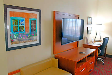 ACCESSIBLE - SUITE KING BED,MOBACC,COMAST,BATHTB,MICRFG,SOFBD,NSMK,FULL BREAKFAST