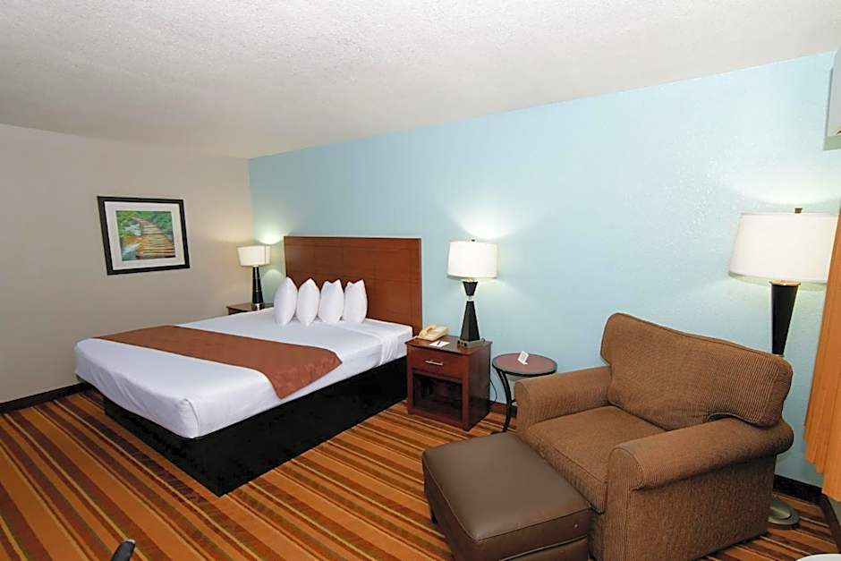 Rock Island Inn & Suites Marshalltown
