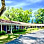 Elk Rapids Lakeshore Inn