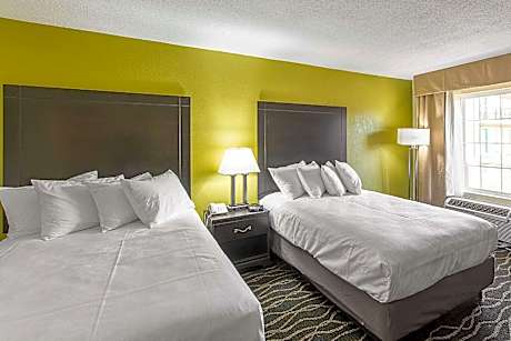 2 Double Beds Smoking