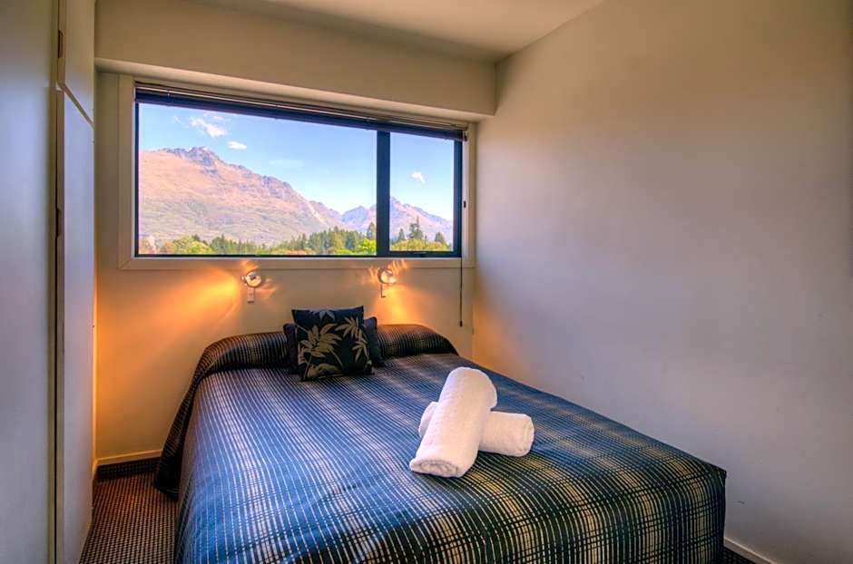 Four Seasons Motel