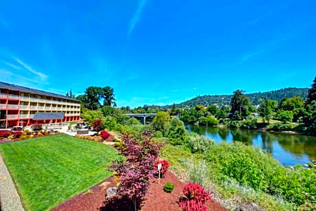 The Lodge at Roseburg
