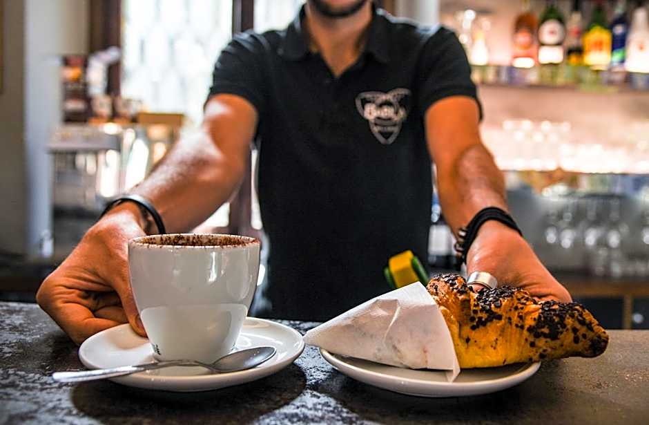 Babila Hostel & Bistrot