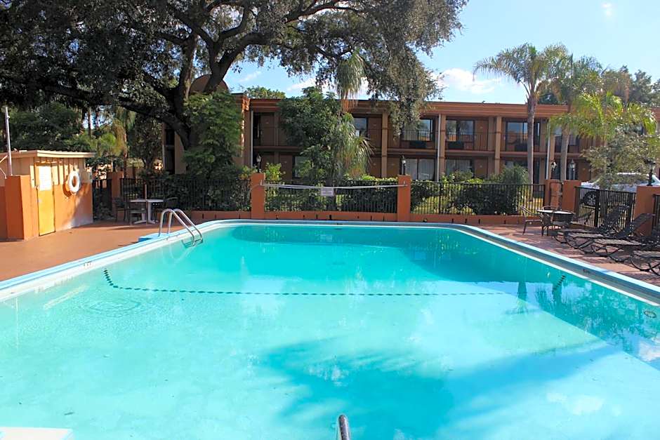Tampa Inn Near Busch Gardens